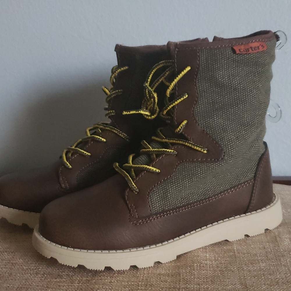 Boy boots